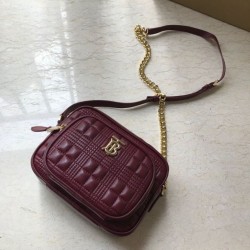 Burberry Borsa per fotocamera trapuntata piccola Claret