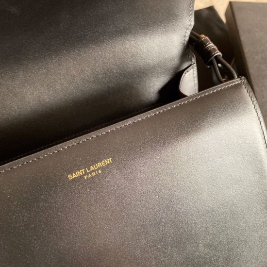 Replica Borsa media Cassandra YSL Saint Laurent nera Replica Borsa media Cassandra YSL Saint Laurent nera