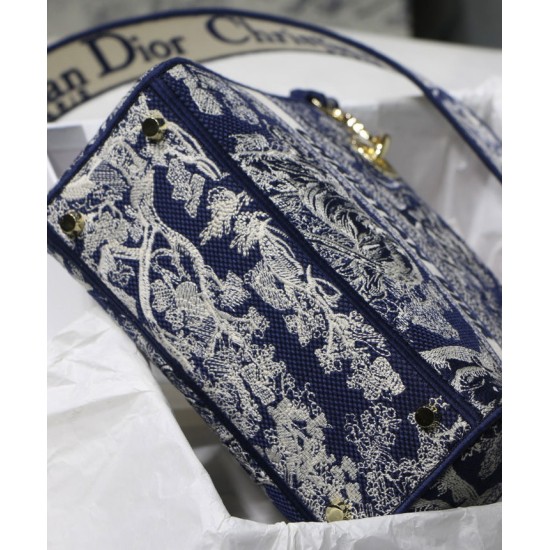 Replica Borsa Christian Dior Medium Lady D-Lite blu scuro Replica Borsa Christian Dior Medium Lady D-Lite blu scuro