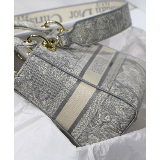 Replica Borsa Christian Dior Medium Lady D-Lite grigia Replica Borsa Christian Dior Medium Lady D-Lite grigia