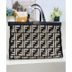 Replica Borsa Peekaboo X-Tote FF in rafia 8BH374 Nero Replica Borsa Peekaboo X-Tote FF in rafia 8BH374 Nero