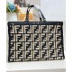 Replica Borsa Peekaboo X-Tote FF in rafia 8BH374 Nero Replica Borsa Peekaboo X-Tote FF in rafia 8BH374 Nero