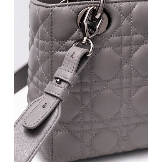Replica Christian Dior Borsa Lady Dior My Abcdior grigia Replica Christian Dior Borsa Lady Dior My Abcdior grigia