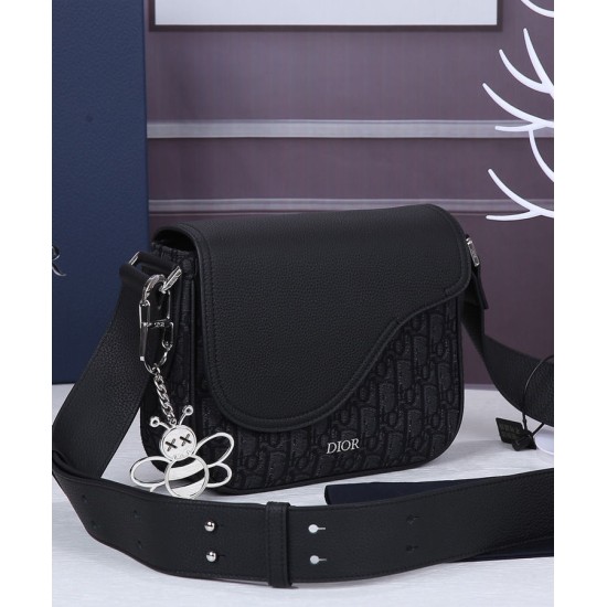Replica Borsa messenger Christian Dior Mini Saddle nera Replica Borsa messenger Christian Dior Mini Saddle nera
