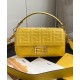 Replica Borsa in pelle baguette 8BR600 Giallo