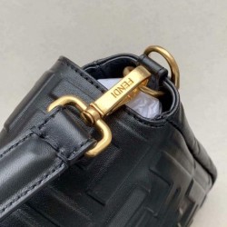 Borsa baguette grande con logo FF nera