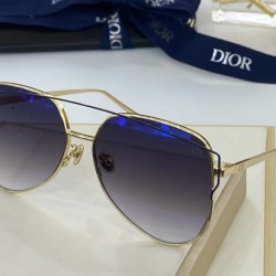 Occhiali da sole quadrati sfumati Dior Diorstellaire Oro / Nero Occhiali da sole quadrati sfumati Dior Diorstellaire Oro / Nero
