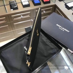 Pochette Saint Laurent nera con hardware oro Pochette Saint Laurent nera con hardware oro