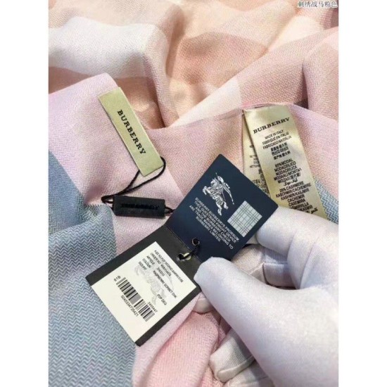 Replica Classic Grande Check Cashmere Sciarpa Rosa