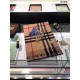 Replica Sciarpa Classic Cashmere con Cammelli Motivi Replica Sciarpa Classic Cashmere con Cammelli Motivi