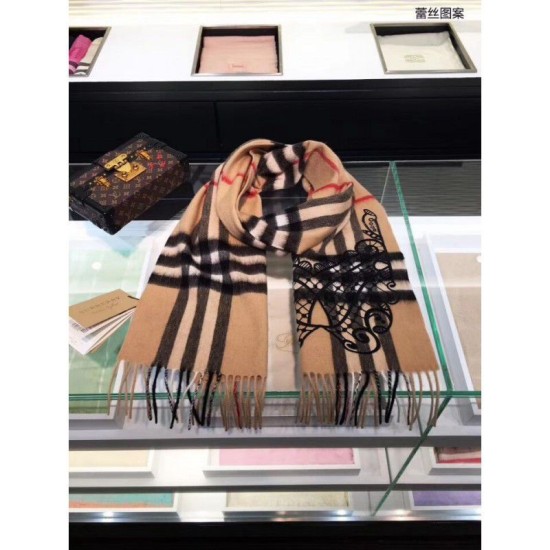 Replica Sciarpa in Cashmere Classic in Camel Check e Lace Replica Sciarpa in Cashmere Classic in Camel Check e Lace