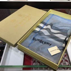 Scialle in cashmere check classico Burberry blu