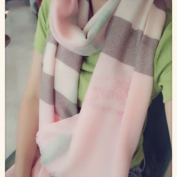 Scialle in cashmere con motivo check classico Burberry 70 x 200 rosa