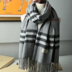 Scialle in cashmere con motivo check classico Burberry 70 x 200 grigio