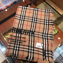 Scialle Burberry in cashmere con motivo Horse check Vintage Check 100 x 200