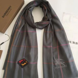 Scialle in cashmere Burberry TB in edizione limitata 80 x 200 grigio