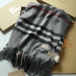 Scialle in cashmere con motivo check classico Burberry 70 x 200 grigio