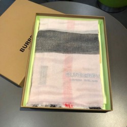 Scialle in cashmere con motivo check classico Burberry 75 x 205 rosa