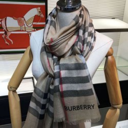 Scialle in cashmere con motivo check classico Burberry marrone