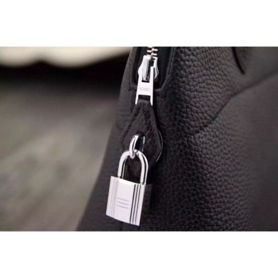 Replica Borse Hermes Tote Bolide In Pelle Nera Replica Borse Hermes Tote Bolide In Pelle Nera