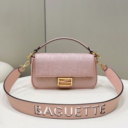 Borsa in tela Fendi Baguette media FF 8BR600 Rosa
