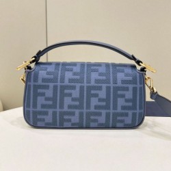 Borsa media Fendi Baguette Jacquard FF in tessuto 8BR600 Blu