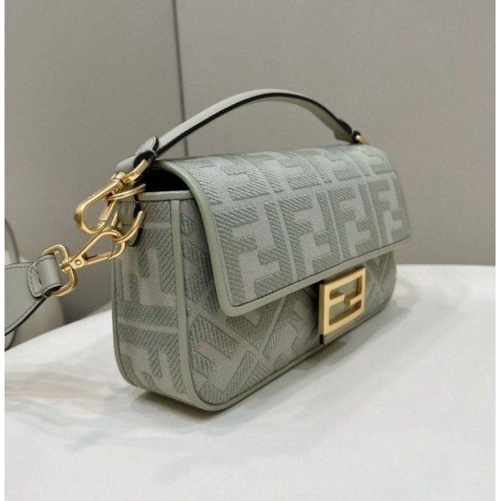 Replica Borsa Fendi Media Baguette Jacquard FF in tessuto 8BR600 Verde Chiaro Replica Borsa Fendi Media Baguette Jacquard FF in tessuto 8BR600 Verde Chiaro