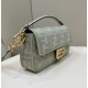 Replica Borsa Fendi Media Baguette Jacquard FF in tessuto 8BR600 Verde Chiaro Replica Borsa Fendi Media Baguette Jacquard FF in tessuto 8BR600 Verde Chiaro