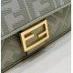 Replica Borsa Fendi Media Baguette Jacquard FF in tessuto 8BR600 Verde Chiaro Replica Borsa Fendi Media Baguette Jacquard FF in tessuto 8BR600 Verde Chiaro
