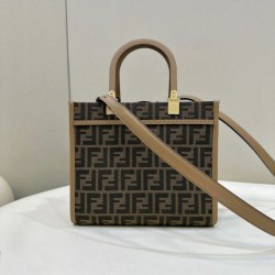 Borsa Fendi Sunshine Small Shopper Tote FF in tessuto jacquard Marrone
