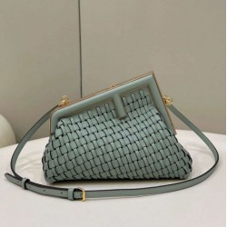 Fendi First Borsa piccola in pelle intrecciata Azzurro