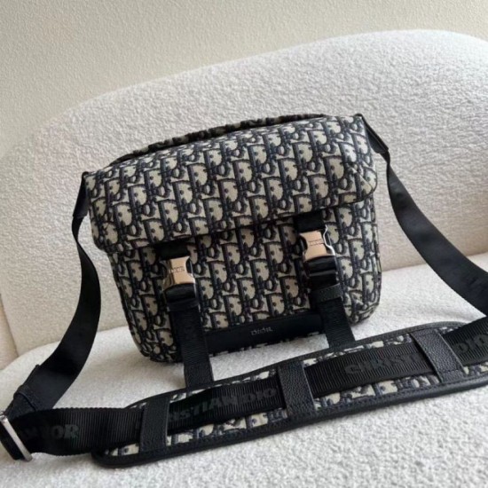 Replica Borsa a tracolla Dior Explorer Oblique Jacquard Nera Replica Borsa a tracolla Dior Explorer Oblique Jacquard Nera