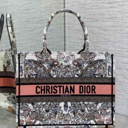 Borsa tote Dior media con libro Farfalla intorno al mondo ricamato