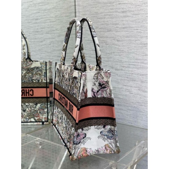 Replica Borsa tote Dior media con libro Farfalla intorno al mondo ricamato Replica Borsa tote Dior media con libro Farfalla intorno al mondo ricamato
