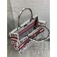 Replica Borsa tote media Dior Book Tote multicolore con ricamo Florilegio bianco Replica Borsa tote media Dior Book Tote multicolore con ricamo Florilegio bianco
