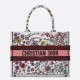 Replica Borsa tote media Dior Book Tote multicolore con ricamo Florilegio bianco Replica Borsa tote media Dior Book Tote multicolore con ricamo Florilegio bianco