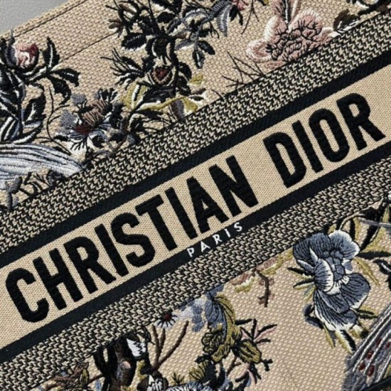 Replica Borsa tote Dior media a libro Jardin d'Hiver ricamo Beige Replica Borsa tote Dior media a libro Jardin d'Hiver ricamo Beige
