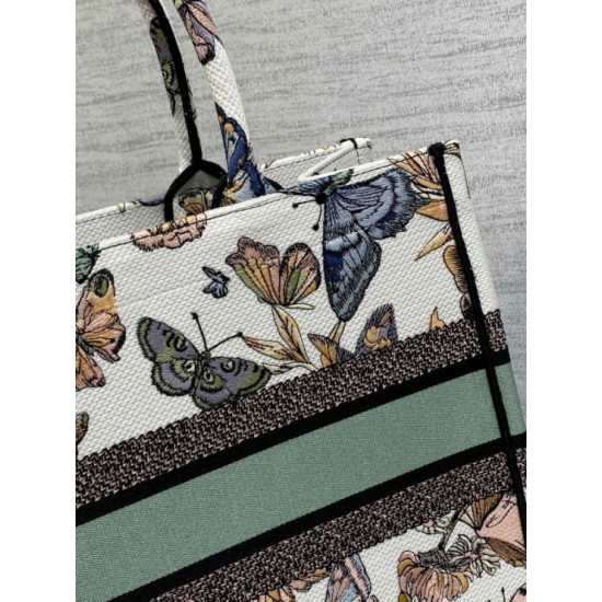 Replica Borsa tote Dior Medium Book Toile de Jouy Mexico Ricamo Bianco Replica Borsa tote Dior Medium Book Toile de Jouy Mexico Ricamo Bianco