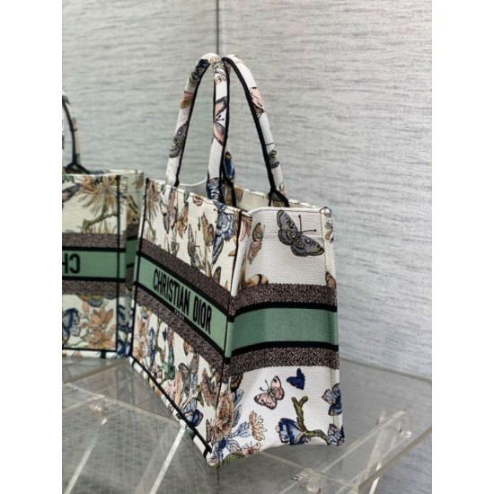 Replica Borsa tote Dior Medium Book Toile de Jouy Mexico Ricamo Bianco Replica Borsa tote Dior Medium Book Toile de Jouy Mexico Ricamo Bianco