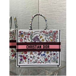 Borsa Dior Large Book Tote Bag Multicolor Florilegio Ricamo Bianco Borsa Dior Large Book Tote Bag Multicolor Florilegio Ricamo Bianco