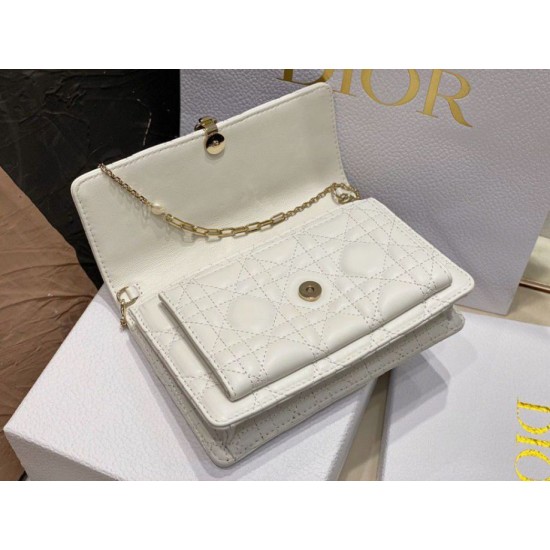 Replica Pochette Dior Lady Dior con catena Cannage bianca Replica Pochette Dior Lady Dior con catena Cannage bianca