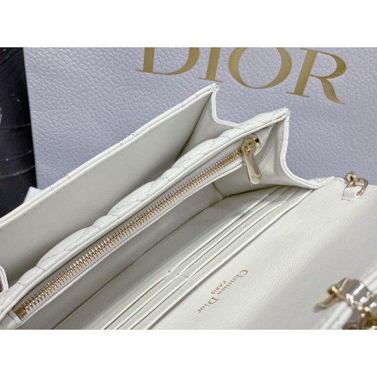 Replica Pochette Dior Lady Dior con catena Cannage bianca Replica Pochette Dior Lady Dior con catena Cannage bianca