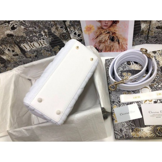 Replica Borsa Dior Medium Lady D-Lite Tessuto Tecnico Macrocannage Bianco Replica Borsa Dior Medium Lady D-Lite Tessuto Tecnico Macrocannage Bianco