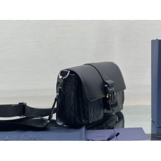 Replica Dior Hit the Road Messenger Borsa da uomo CD Diamond Black Replica Dior Hit the Road Messenger Borsa da uomo CD Diamond Black