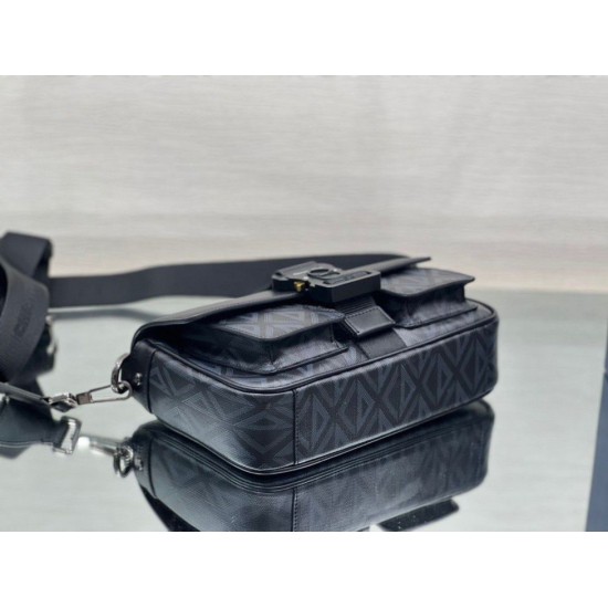 Replica Dior Hit the Road Messenger Borsa da uomo CD Diamond Black Replica Dior Hit the Road Messenger Borsa da uomo CD Diamond Black