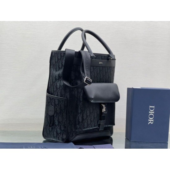 Replica Borsa tote Dior Explorer Tessuto tecnico Dior Oblique Mirage Nero Replica Borsa tote Dior Explorer Tessuto tecnico Dior Oblique Mirage Nero