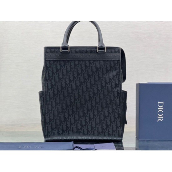 Replica Borsa tote Dior Explorer Tessuto tecnico Dior Oblique Mirage Nero Replica Borsa tote Dior Explorer Tessuto tecnico Dior Oblique Mirage Nero