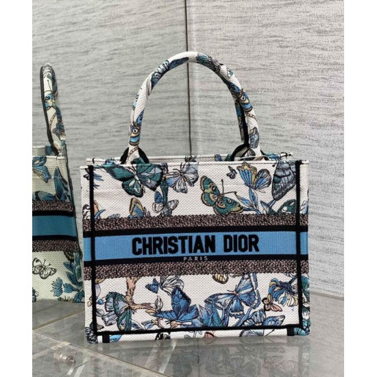Replica Borsa tote Christian Dior piccola Dior Book ricamata con un blu notte bianco e pastello Replica Borsa tote Christian Dior piccola Dior Book ricamata con un blu notte bianco e pastello