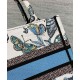 Replica Borsa tote Christian Dior piccola Dior Book ricamata con un blu notte bianco e pastello Replica Borsa tote Christian Dior piccola Dior Book ricamata con un blu notte bianco e pastello