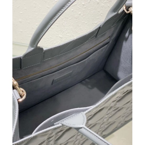 Replica Christian Dior Borsa tote media Dior Book Grigia Motivo Macrocannage Replica Christian Dior Borsa tote media Dior Book Grigia Motivo Macrocannage